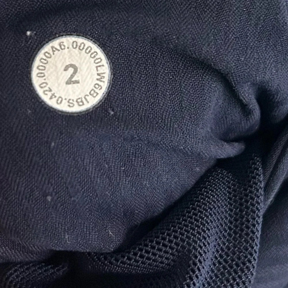 Lululemon Beyond the Studio Crop True Navy Sz 2 - Picture 6 of 6